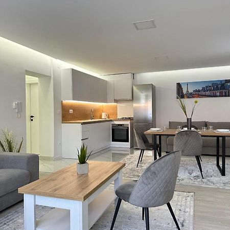 Rozi Apartments Загреб Екстериор снимка