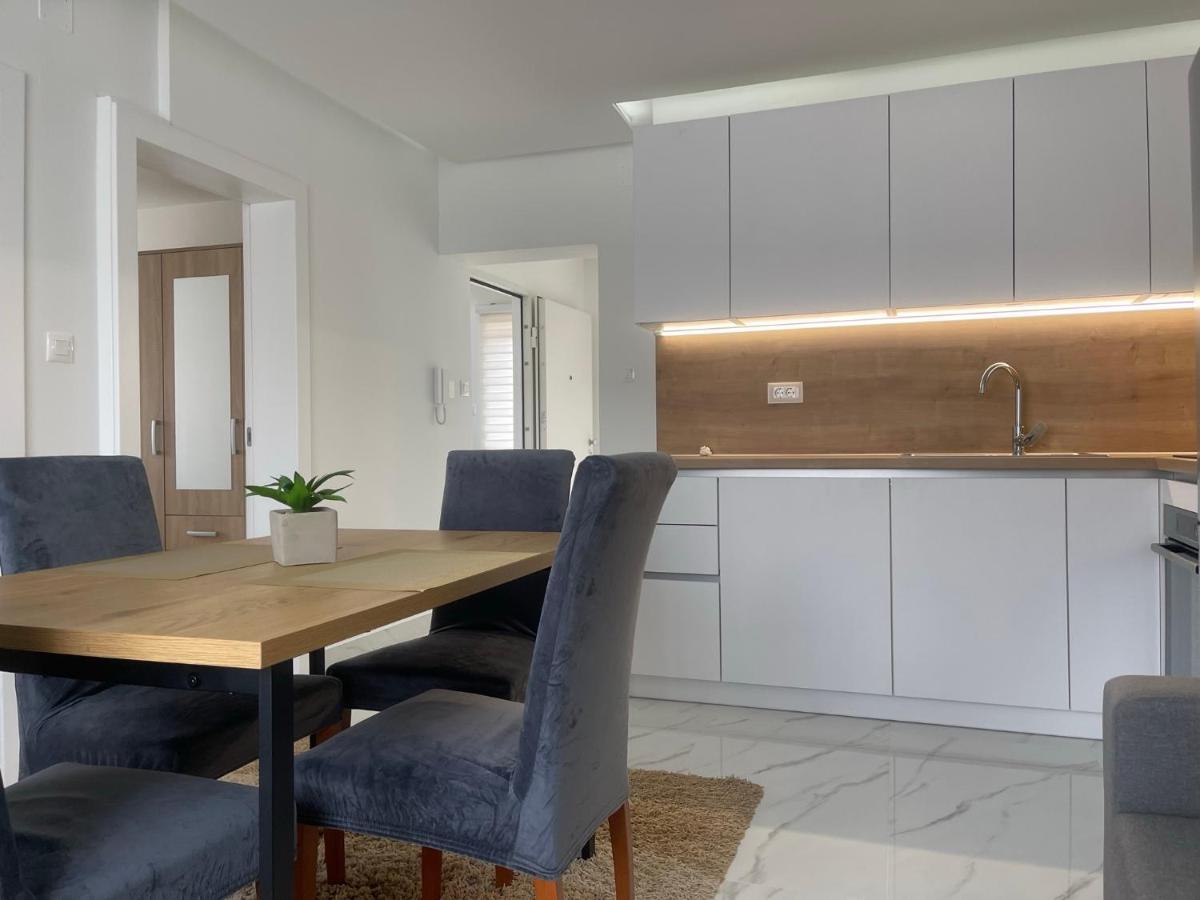 Rozi Apartments Загреб Екстериор снимка