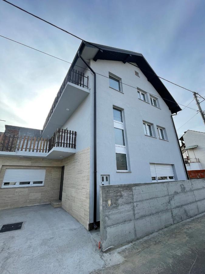 Rozi Apartments Загреб Екстериор снимка