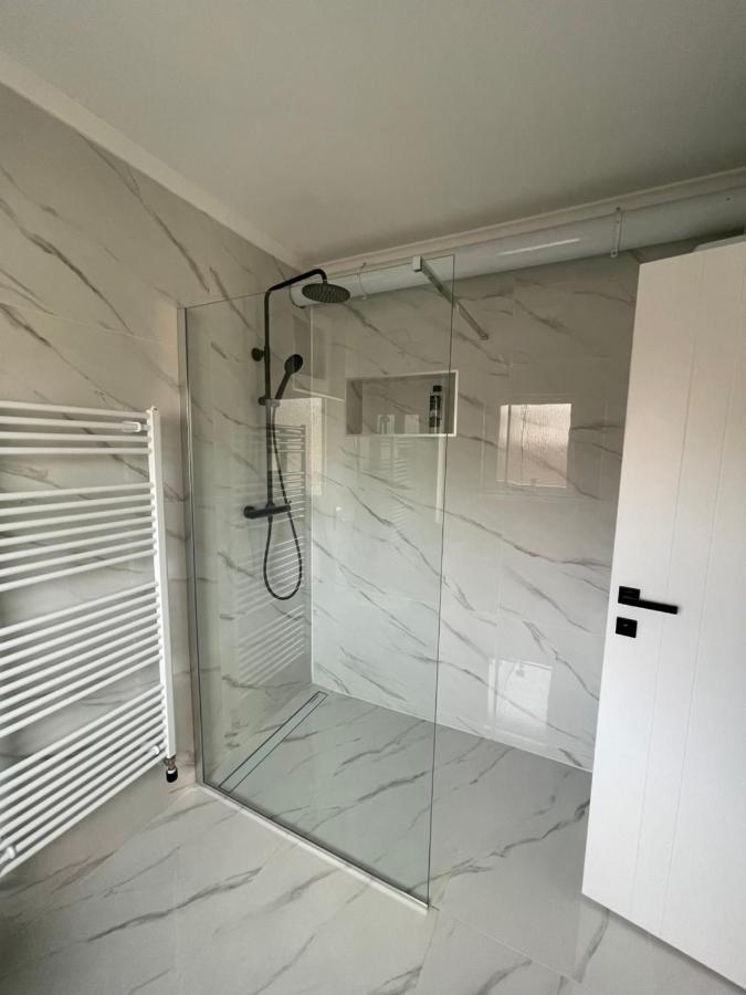 Rozi Apartments Загреб Екстериор снимка