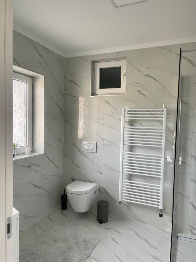 Rozi Apartments Загреб Екстериор снимка