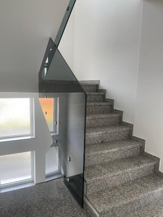 Rozi Apartments Загреб Екстериор снимка