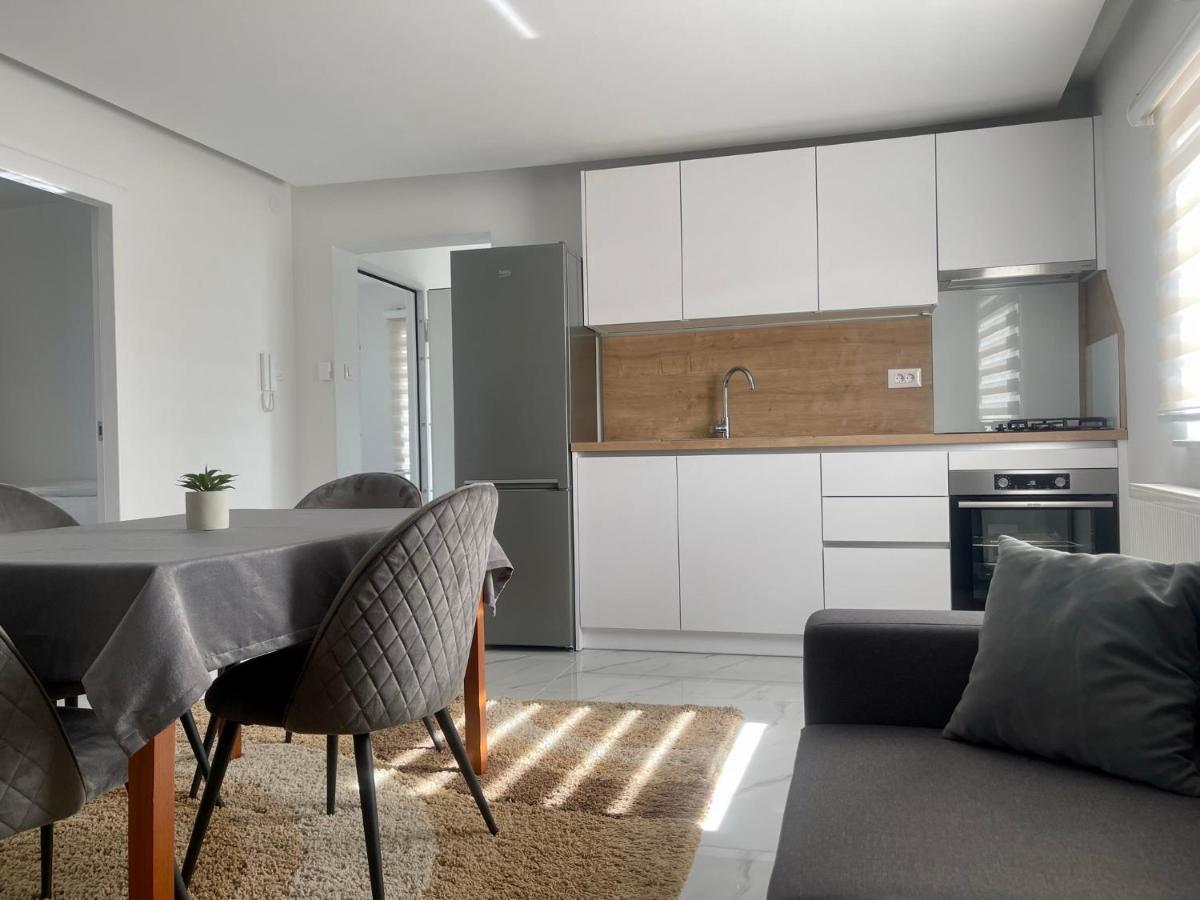Rozi Apartments Загреб Екстериор снимка