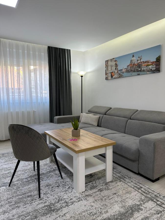Rozi Apartments Загреб Екстериор снимка